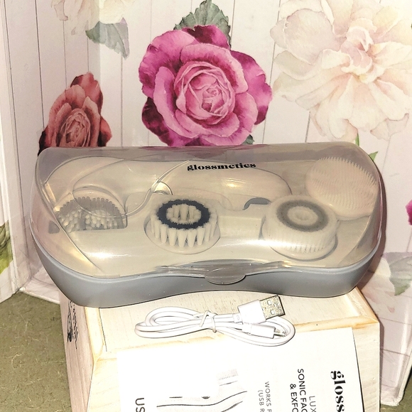 Facial Cleansing brush Kit • New • - Picture 1 of 10